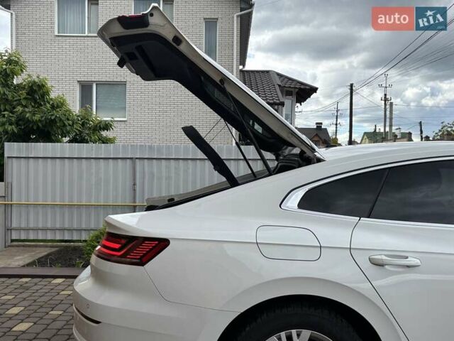 Белый Фольксваген Arteon, объемом двигателя 1.5 л и пробегом 66 тыс. км за 23499 $, фото 6 на Automoto.ua