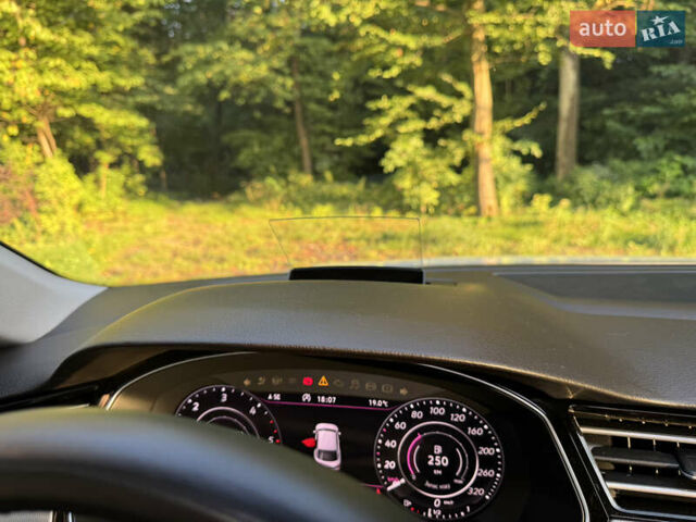 Белый Фольксваген Arteon, объемом двигателя 2 л и пробегом 90 тыс. км за 26499 $, фото 42 на Automoto.ua