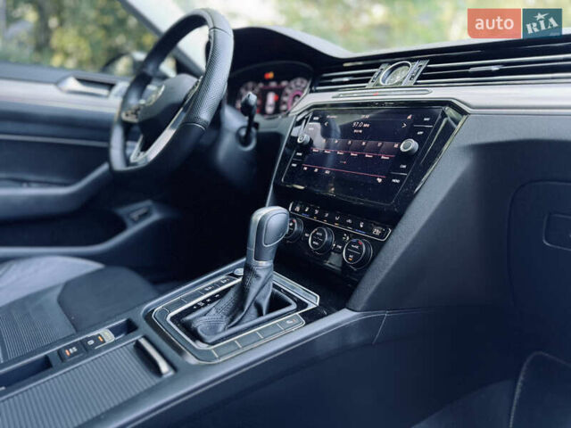 Фольксваген Arteon 2018 в Львове на Automoto.ua Белый Фольксваген Arteon, объемом двигателя 1.97 л и пробегом 91 тыс. км за 25499 $, фото 60 на Automoto.ua