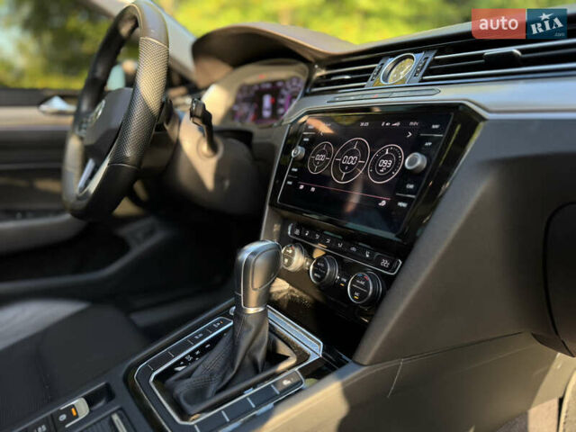Белый Фольксваген Arteon, объемом двигателя 2 л и пробегом 90 тыс. км за 26499 $, фото 34 на Automoto.ua