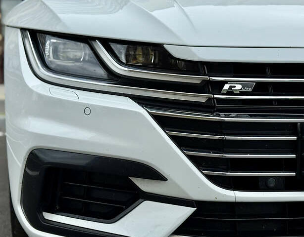 Белый Фольксваген Arteon, объемом двигателя 2 л и пробегом 235 тыс. км за 25777 $, фото 23 на Automoto.ua