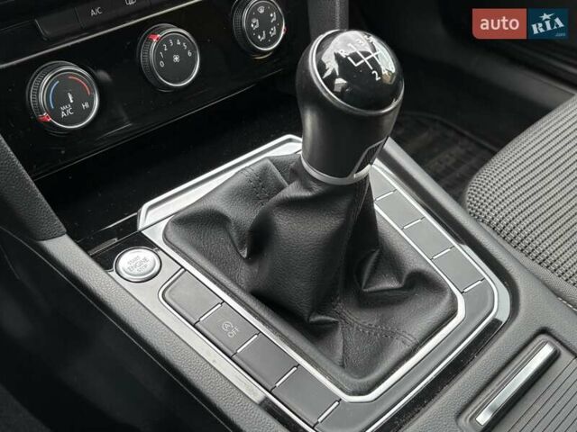 Белый Фольксваген Arteon, объемом двигателя 1.5 л и пробегом 66 тыс. км за 23499 $, фото 21 на Automoto.ua