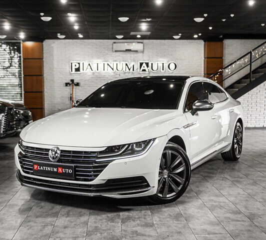 Білий Фольксваген Arteon, об'ємом двигуна 2 л та пробігом 63 тис. км за 28500 $, фото 25 на Automoto.ua