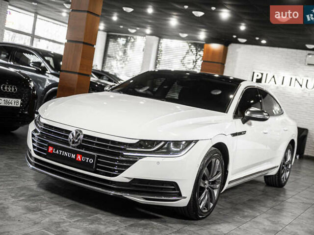 Белый Фольксваген Arteon, объемом двигателя 2 л и пробегом 63 тыс. км за 27900 $, фото 6 на Automoto.ua