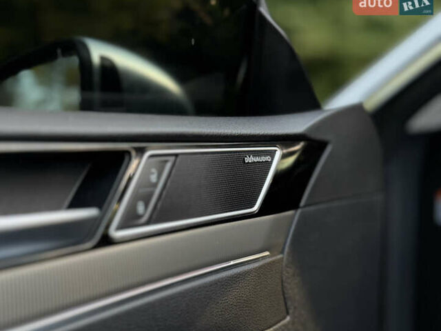 Белый Фольксваген Arteon, объемом двигателя 2 л и пробегом 90 тыс. км за 26499 $, фото 25 на Automoto.ua