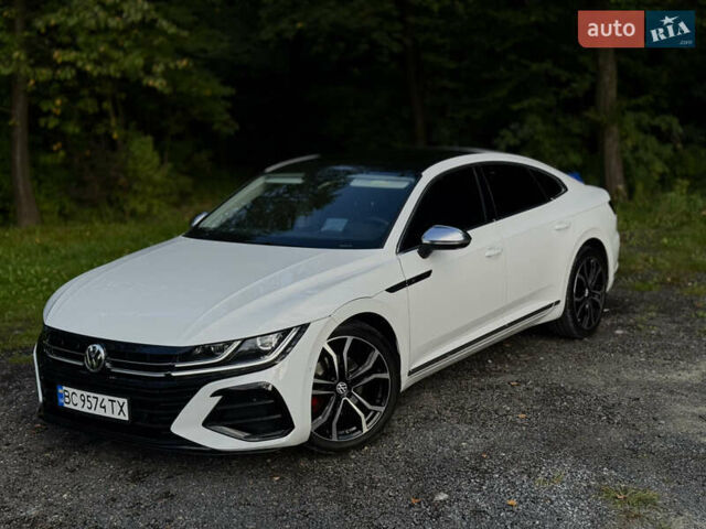 Белый Фольксваген Arteon, объемом двигателя 2 л и пробегом 90 тыс. км за 26499 $, фото 1 на Automoto.ua