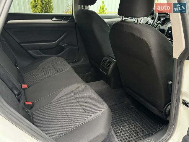 Белый Фольксваген Arteon, объемом двигателя 1.5 л и пробегом 66 тыс. км за 23499 $, фото 31 на Automoto.ua