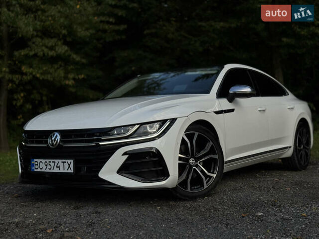 Белый Фольксваген Arteon, объемом двигателя 2 л и пробегом 90 тыс. км за 26499 $, фото 3 на Automoto.ua