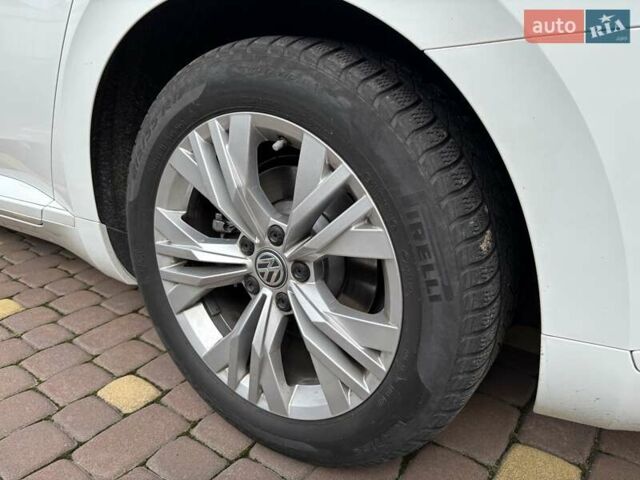 Белый Фольксваген Arteon, объемом двигателя 1.5 л и пробегом 66 тыс. км за 23499 $, фото 13 на Automoto.ua