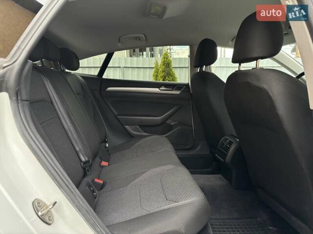 Белый Фольксваген Arteon, объемом двигателя 1.5 л и пробегом 66 тыс. км за 23499 $, фото 32 на Automoto.ua