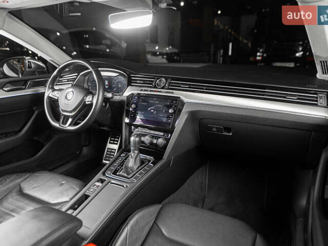 Белый Фольксваген Arteon, объемом двигателя 2 л и пробегом 63 тыс. км за 27900 $, фото 24 на Automoto.ua