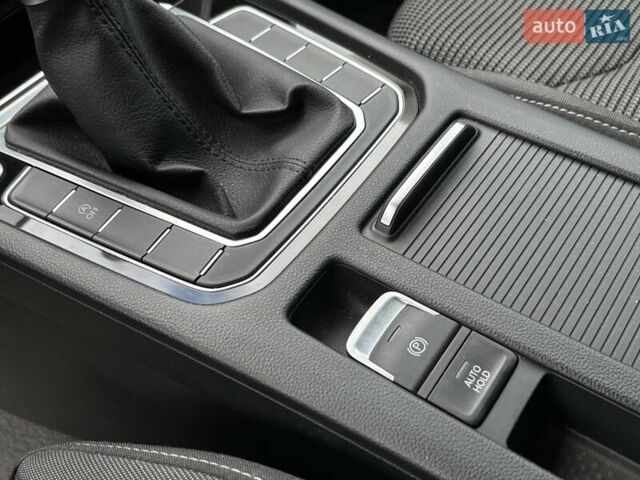 Белый Фольксваген Arteon, объемом двигателя 1.5 л и пробегом 66 тыс. км за 23499 $, фото 22 на Automoto.ua