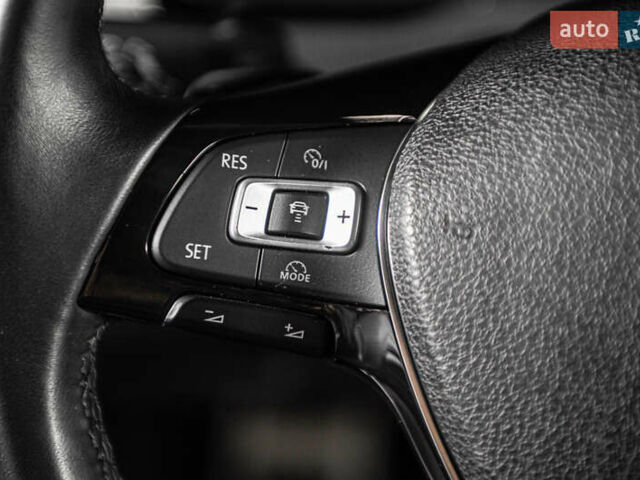 Білий Фольксваген Arteon, об'ємом двигуна 2 л та пробігом 63 тис. км за 28500 $, фото 45 на Automoto.ua