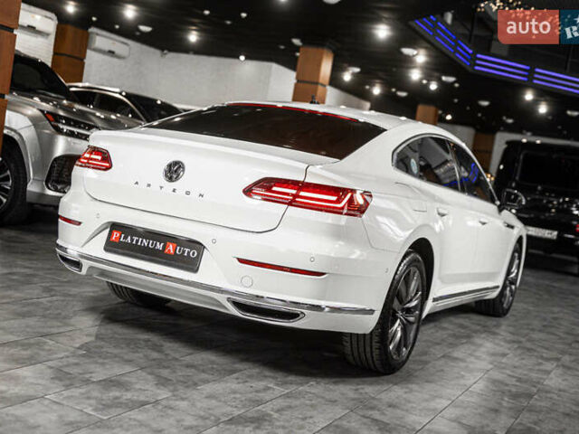 Белый Фольксваген Arteon, объемом двигателя 2 л и пробегом 63 тыс. км за 27900 $, фото 13 на Automoto.ua