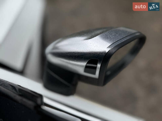 Белый Фольксваген Arteon, объемом двигателя 2 л и пробегом 93 тыс. км за 25200 $, фото 37 на Automoto.ua
