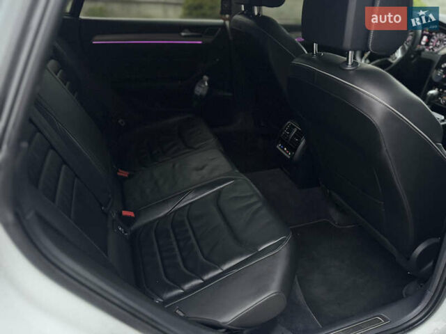 Белый Фольксваген Arteon, объемом двигателя 2 л и пробегом 93 тыс. км за 25200 $, фото 30 на Automoto.ua