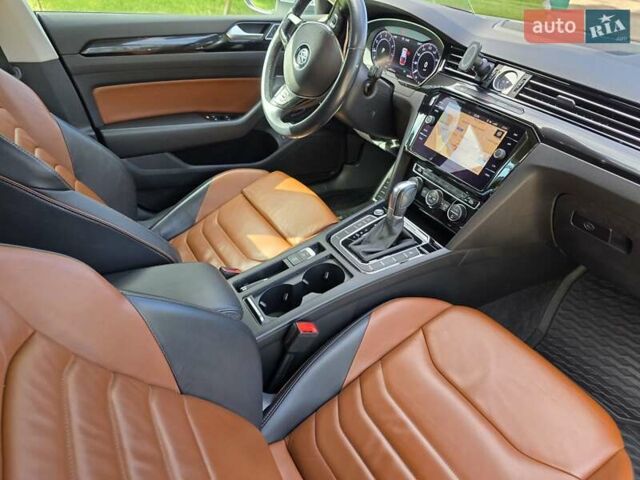 Білий Фольксваген Arteon, об'ємом двигуна 1.98 л та пробігом 83 тис. км за 34700 $, фото 13 на Automoto.ua