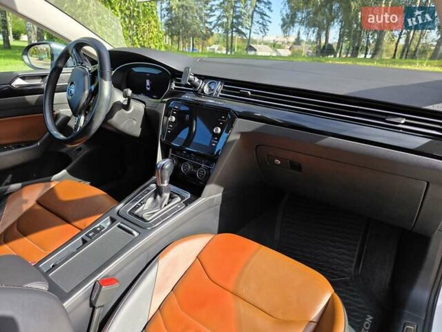 Білий Фольксваген Arteon, об'ємом двигуна 1.98 л та пробігом 83 тис. км за 34700 $, фото 2 на Automoto.ua