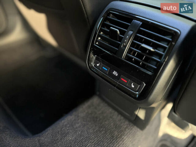 Белый Фольксваген Arteon, объемом двигателя 2 л и пробегом 90 тыс. км за 26499 $, фото 35 на Automoto.ua