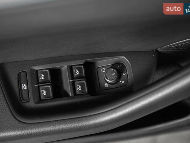 Білий Фольксваген Arteon, об'ємом двигуна 2 л та пробігом 63 тис. км за 28500 $, фото 52 на Automoto.ua