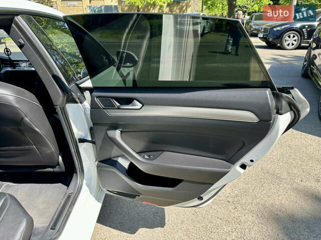 Белый Фольксваген Arteon, объемом двигателя 1.98 л и пробегом 189 тыс. км за 23999 $, фото 16 на Automoto.ua