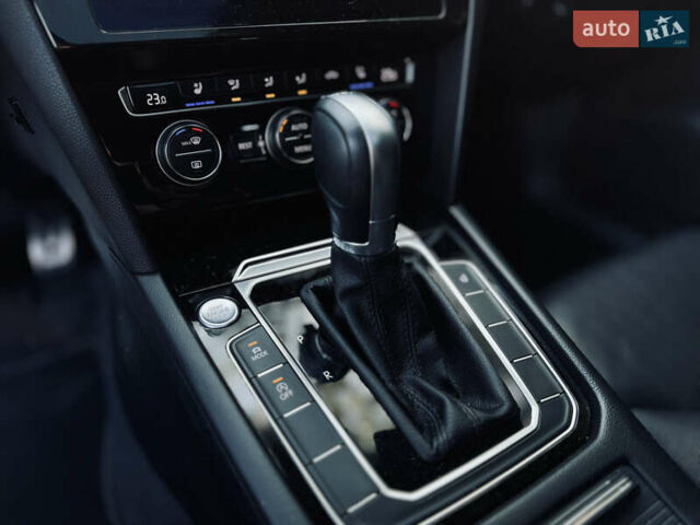 Фольксваген Arteon 2018 в Львове на Automoto.ua Белый Фольксваген Arteon, объемом двигателя 1.97 л и пробегом 91 тыс. км за 25499 $, фото 51 на Automoto.ua