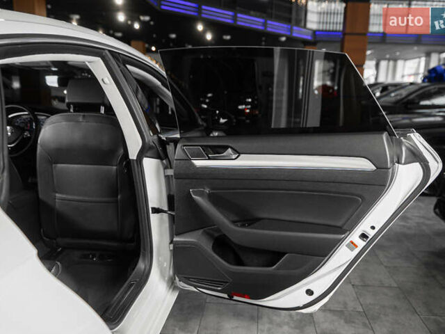 Білий Фольксваген Arteon, об'ємом двигуна 2 л та пробігом 63 тис. км за 28500 $, фото 60 на Automoto.ua