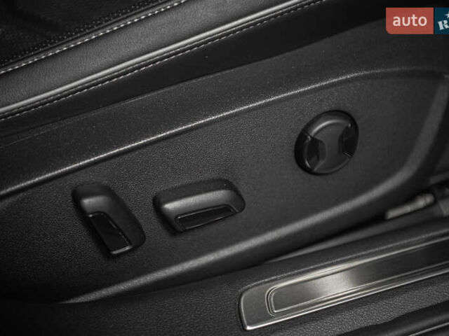 Белый Фольксваген Arteon, объемом двигателя 2 л и пробегом 63 тыс. км за 27900 $, фото 50 на Automoto.ua