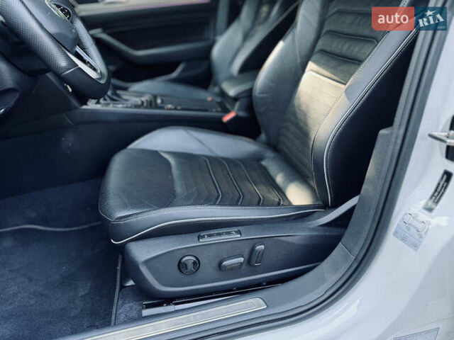 Фольксваген Arteon 2018 в Львове на Automoto.ua Белый Фольксваген Arteon, объемом двигателя 1.97 л и пробегом 91 тыс. км за 25499 $, фото 43 на Automoto.ua