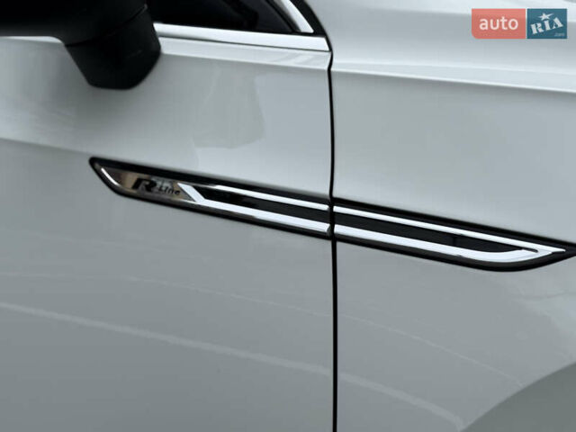Белый Фольксваген Arteon, объемом двигателя 2 л и пробегом 235 тыс. км за 25777 $, фото 22 на Automoto.ua
