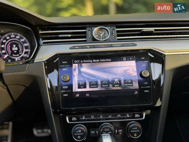 Белый Фольксваген Arteon, объемом двигателя 2 л и пробегом 90 тыс. км за 26499 $, фото 40 на Automoto.ua