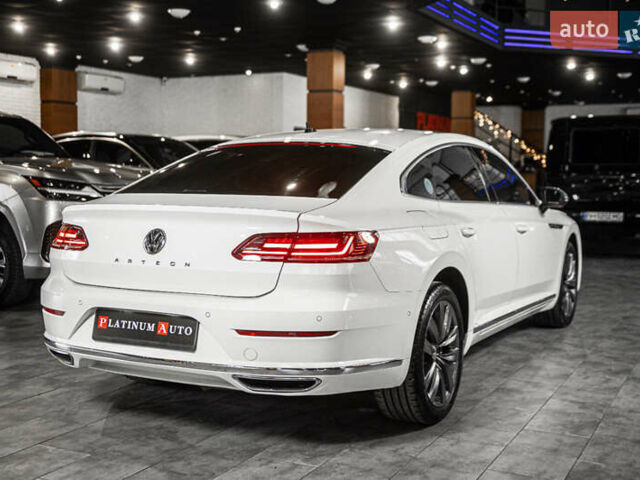 Белый Фольксваген Arteon, объемом двигателя 2 л и пробегом 63 тыс. км за 27900 $, фото 7 на Automoto.ua
