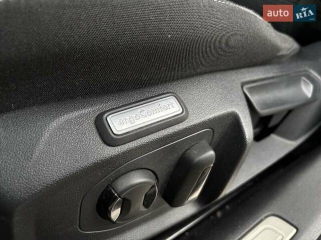 Белый Фольксваген Arteon, объемом двигателя 1.5 л и пробегом 66 тыс. км за 23499 $, фото 23 на Automoto.ua