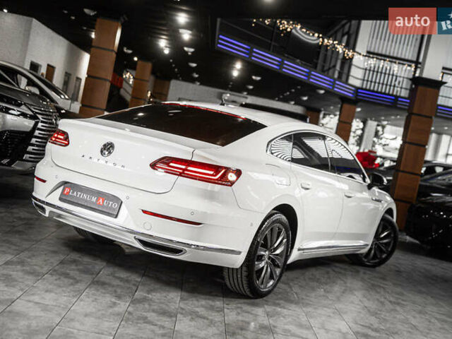 Белый Фольксваген Arteon, объемом двигателя 2 л и пробегом 63 тыс. км за 27900 $, фото 22 на Automoto.ua
