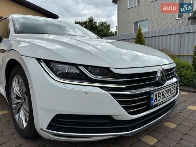 Белый Фольксваген Arteon, объемом двигателя 1.5 л и пробегом 66 тыс. км за 23499 $, фото 2 на Automoto.ua