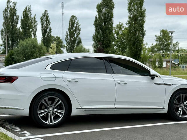 Белый Фольксваген Arteon, объемом двигателя 2 л и пробегом 235 тыс. км за 25777 $, фото 4 на Automoto.ua