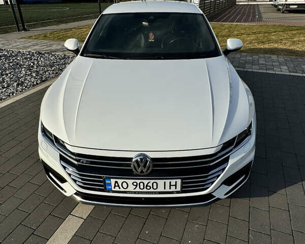 Белый Фольксваген Arteon, объемом двигателя 2 л и пробегом 215 тыс. км за 25999 $, фото 16 на Automoto.ua