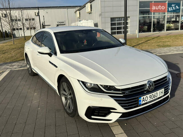 Белый Фольксваген Arteon, объемом двигателя 2 л и пробегом 215 тыс. км за 25999 $, фото 8 на Automoto.ua