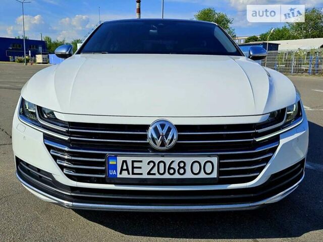 Белый Фольксваген Arteon, объемом двигателя 2 л и пробегом 150 тыс. км за 27900 $, фото 15 на Automoto.ua