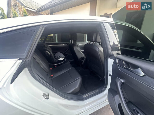 Білий Фольксваген Arteon, об'ємом двигуна 2 л та пробігом 147 тис. км за 19500 $, фото 14 на Automoto.ua