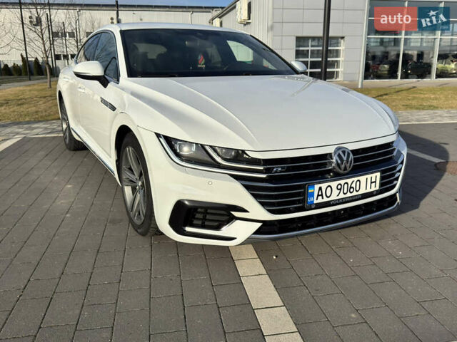 Белый Фольксваген Arteon, объемом двигателя 2 л и пробегом 215 тыс. км за 25999 $, фото 9 на Automoto.ua