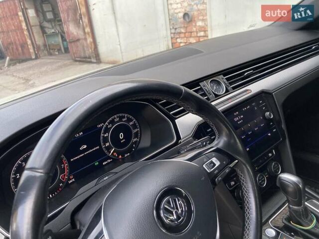 Белый Фольксваген Arteon, объемом двигателя 1.98 л и пробегом 87 тыс. км за 24444 $, фото 9 на Automoto.ua