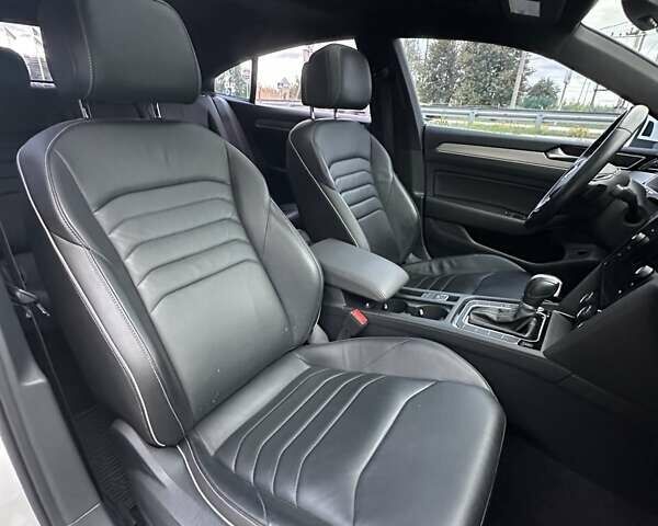 Белый Фольксваген Arteon, объемом двигателя 1.98 л и пробегом 46 тыс. км за 23900 $, фото 31 на Automoto.ua
