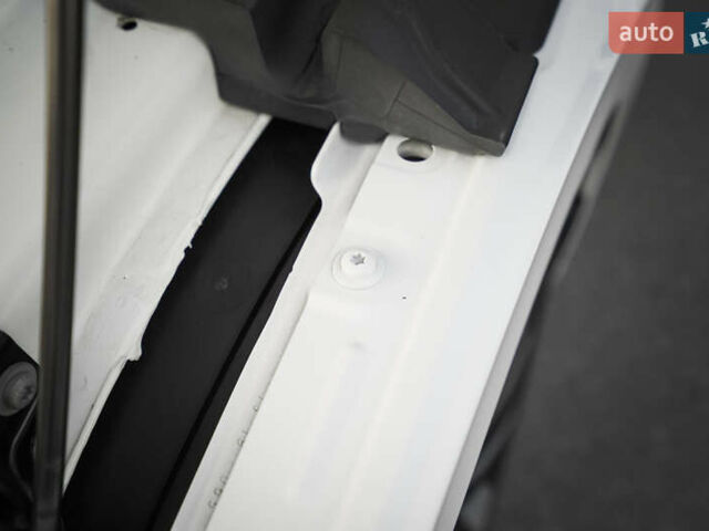 Білий Фольксваген Arteon, об'ємом двигуна 2 л та пробігом 146 тис. км за 28700 $, фото 26 на Automoto.ua