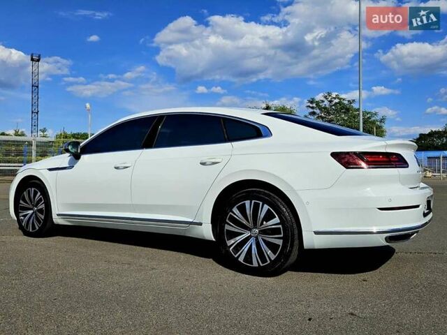 Білий Фольксваген Arteon, об'ємом двигуна 2 л та пробігом 150 тис. км за 27900 $, фото 5 на Automoto.ua