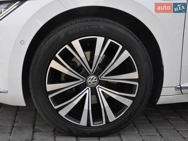 Белый Фольксваген Arteon, объемом двигателя 2 л и пробегом 80 тыс. км за 28900 $, фото 11 на Automoto.ua