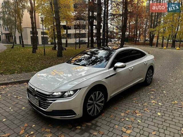 Белый Фольксваген Arteon, объемом двигателя 1.97 л и пробегом 81 тыс. км за 28900 $, фото 6 на Automoto.ua