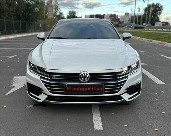 Белый Фольксваген Arteon, объемом двигателя 1.98 л и пробегом 46 тыс. км за 23900 $, фото 1 на Automoto.ua
