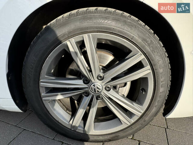 Белый Фольксваген Arteon, объемом двигателя 2 л и пробегом 215 тыс. км за 25999 $, фото 43 на Automoto.ua