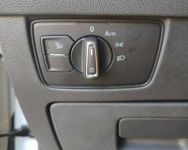 Белый Фольксваген Arteon, объемом двигателя 2 л и пробегом 98 тыс. км за 21000 $, фото 18 на Automoto.ua